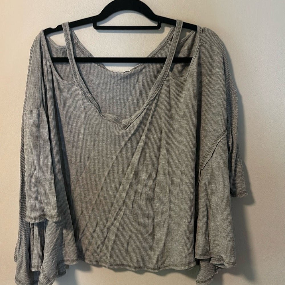 {BOUTIQUE} Cold-shoulder top